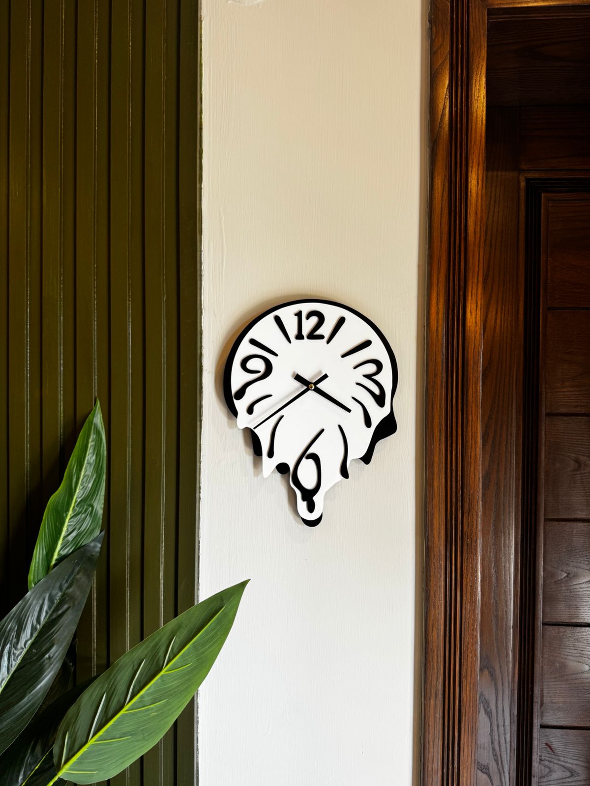 Circle melting clock