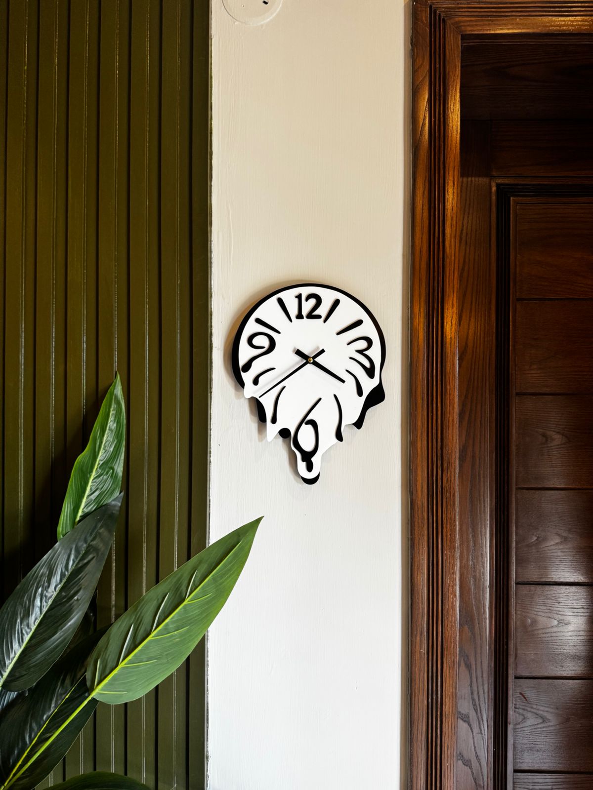 Circle melting clock
