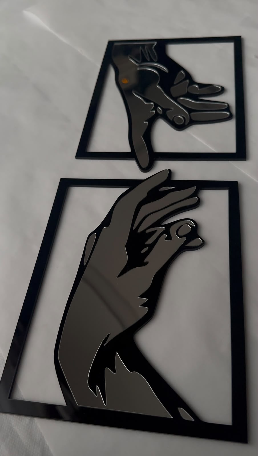 Modern Hands Mirror Acrylic Wall Décor