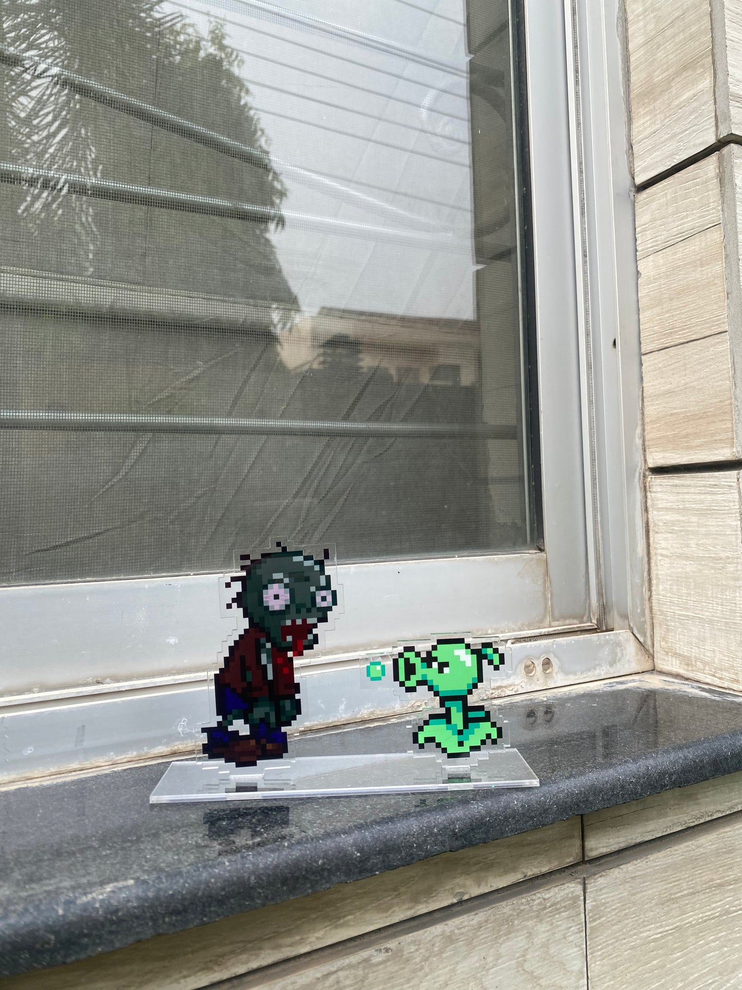 Plant vs Zombie standee